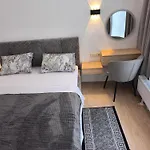 брюховичі лісопаркова зона 20 хв на авто до площі ринок Aparthotel Lvov