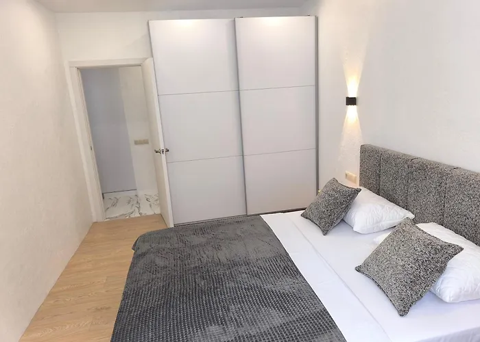 Apartahotel брюховичі лісопаркова зона 20 хв на авто до площі ринок 3*